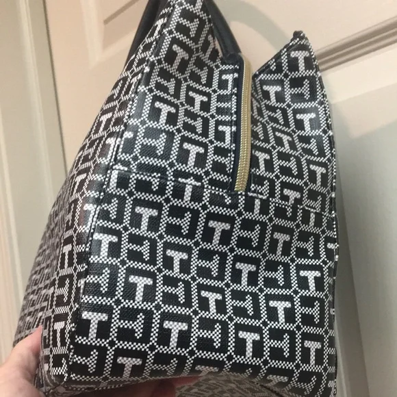 Tommy Hilfiger Black & White Tote Bag - Picture 4 of 10
